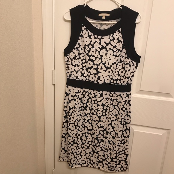Banana Republic Dresses & Skirts - Banana Republic Black and White Floral Dress